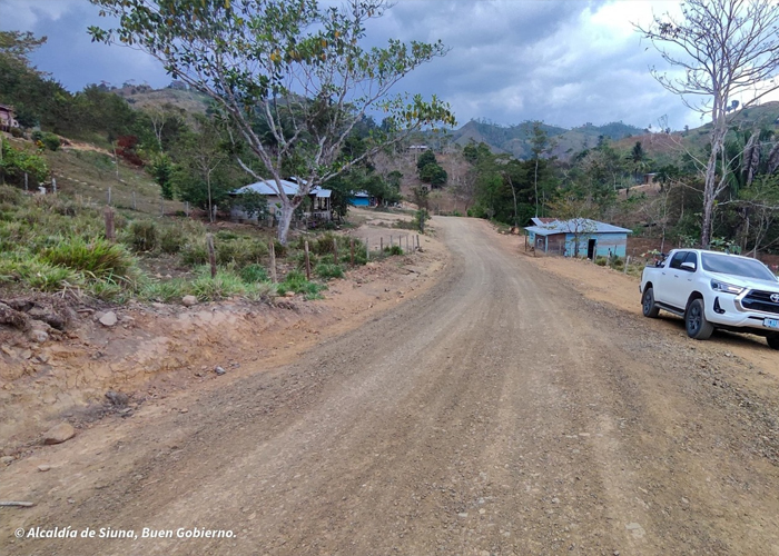 Alcaldes de Bonanza y Siuna junto al Gobierno Nacional entregan proyecto de caminos