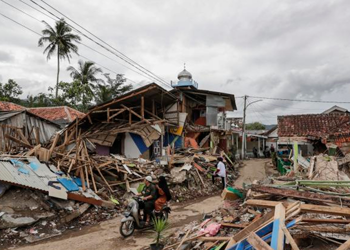 Sismo devastador: Indonesia golpeada por terremoto de 6.4