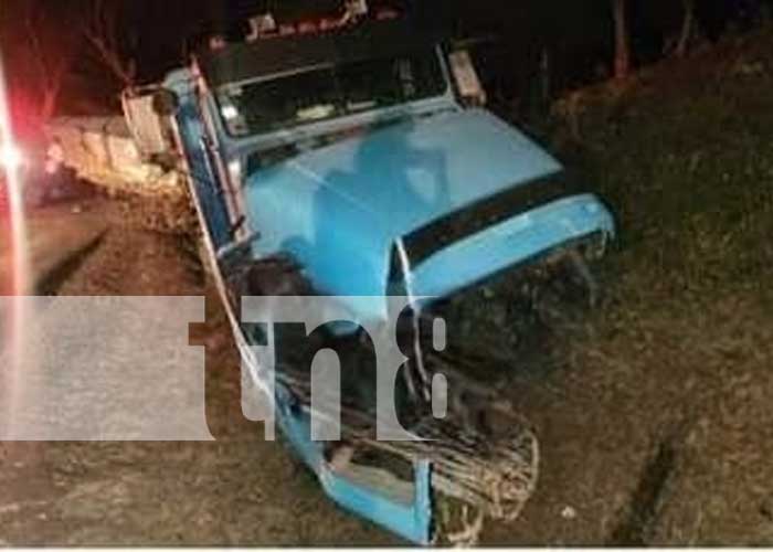 Accidente de una camioneta, una rastra y una cisterna en carretera Muy Muy- Boaco