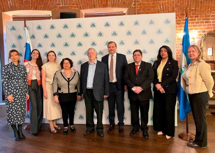 Encuentro solidario entre representantes de Nicaragua y el escritor ruso Alexander Prokhanov