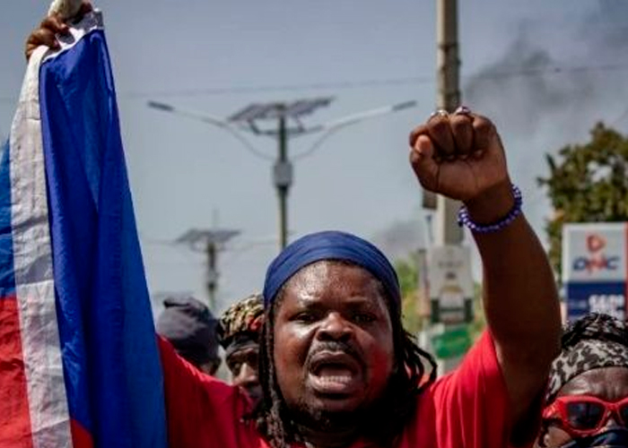 Foto: Haitianos protestan pese a la situación crítica  /cortesía 