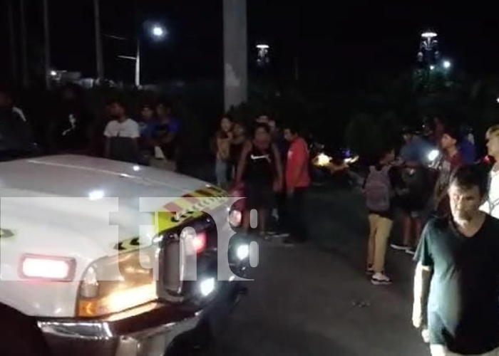 Taxista impacta y catapulta a motociclista en entrada a Granada