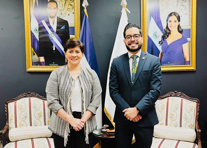 Nicaragua sostiene fraternal encuentro con la Ministra de Cultura de El Salvador