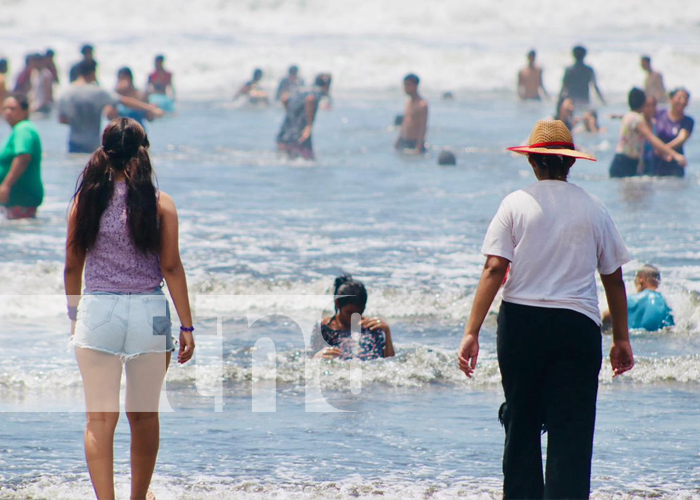 Foto: Veraneantes ya empiezan a visitar las playas del departamento de Chinandega/TN8
