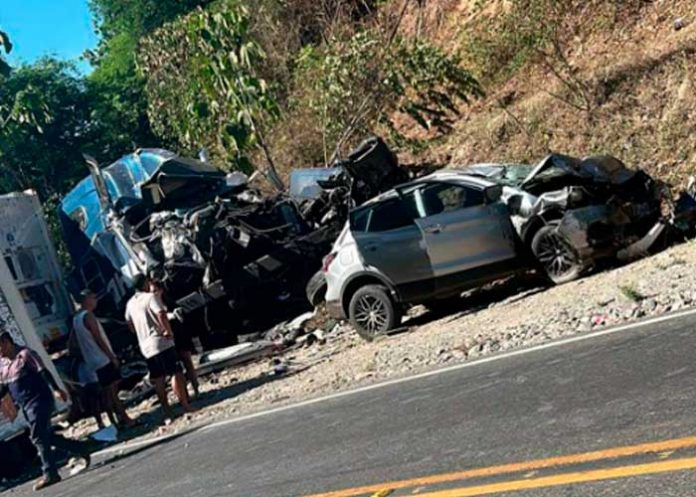 Foto:De película: Múltiple choque en Costa Rica deja una persona muerta/Cortesía