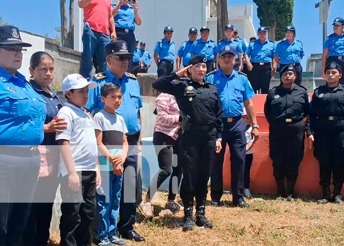 Foto: Policía de Carazo rinde tributo /cortesía 