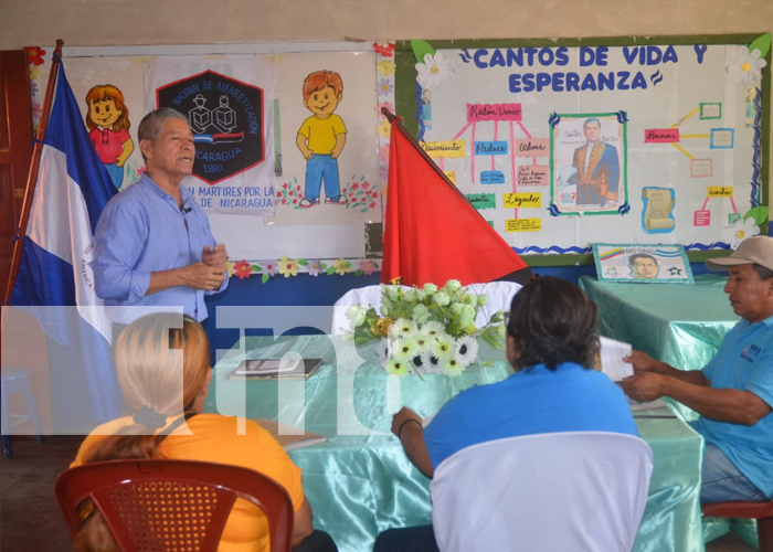 El legado de Erving Ampie Álvarez: 40 años de dedicación a la alfabetización en Nicaragua