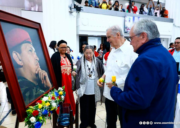 Foto: Asamblea Nacional rinde tributo Chávez /cortesía
