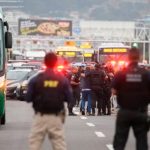 Toma 17 rehenes de un autobús en Brasil