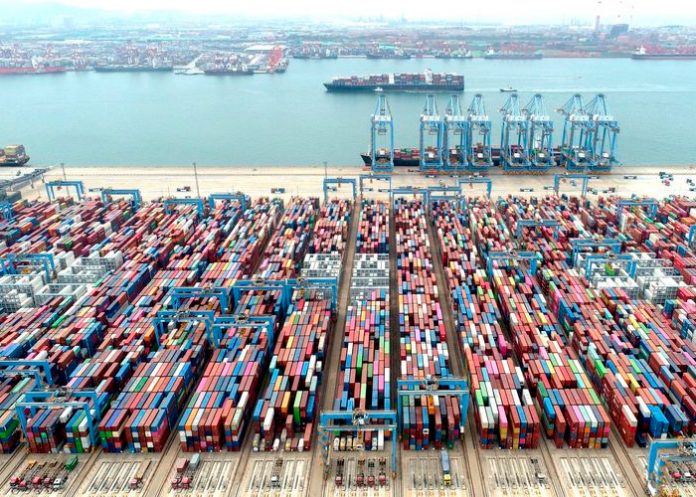Las exportaciones chinas crecen con fuerza en enero y febrero de 2024