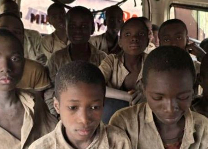 Liberan a 137 niños tras dos semanas de cautiverio en Nigeria