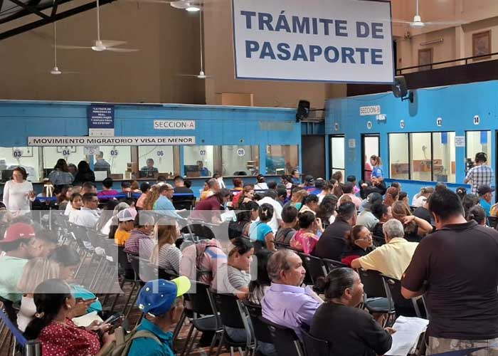 Foto: Horarios de migración y extranjería / TN8