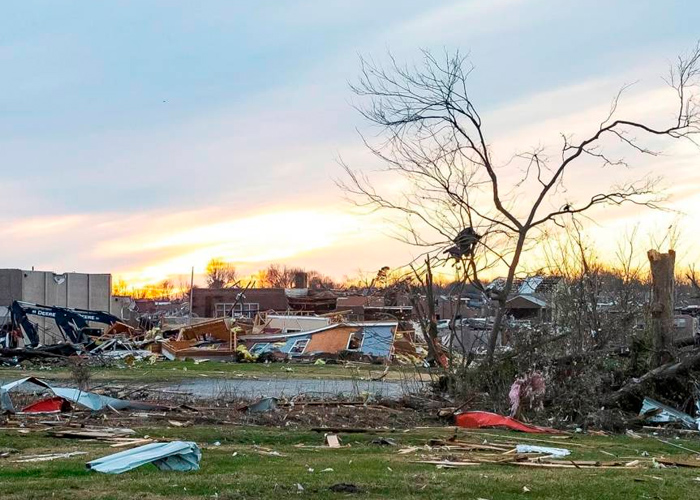 Tornados sacuden estados del centro de EEUU