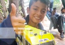Foto: Joven empresario de 12 años triunfa con réplicas de buses en Tipitapa / TN8