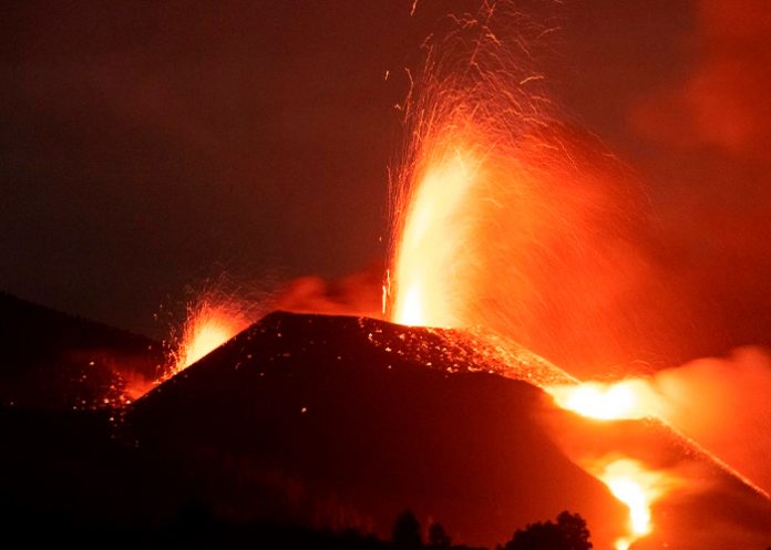 Foto: Erupción del volcán Ibu en Indonesia: 206 segundos de actividad / Cortesía