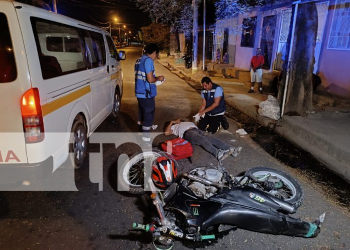 Foto: Choque entre motocicletas deja tres heridos en Managua por irrespeto a señal de ALTO/TN8