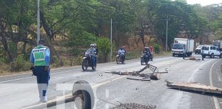 Tráiler choca de frente contra autobús en la carretera Juigalpa-Managua