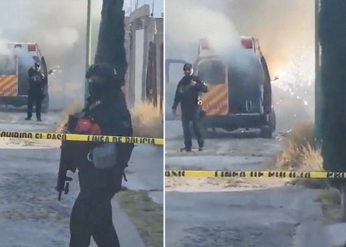 Mueren dos paramédicos en una ambulancia que fue incendiada en México