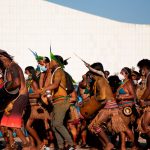 Foto: Indígenas de Brasil exigen demarcación de tierras en el Campamento Tierra Libre / Cortesía