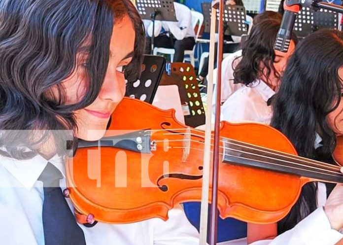 : Comunidad educativa de Ocotal recibe donación de instrumentos musicales de China