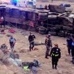 Al menos 23 muertos al caer bus a un abismo en norte de Perú