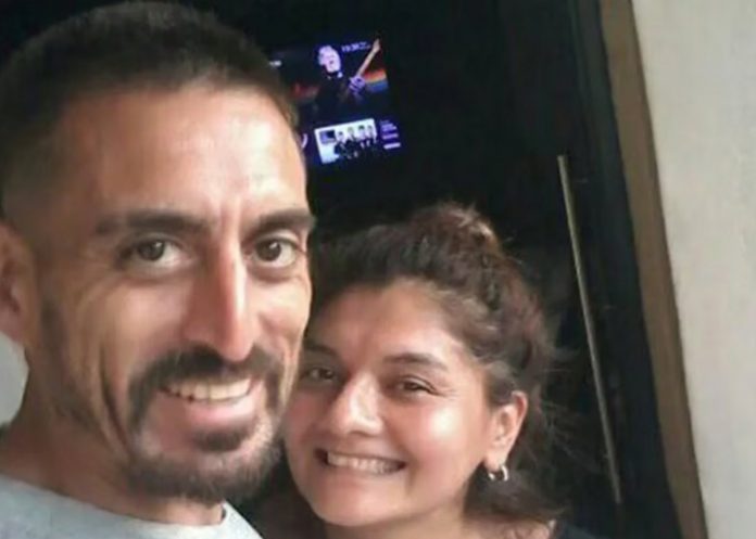 Asesinó a su novia con 25 puñaladas en Argentina y pide a la policía que lo maten