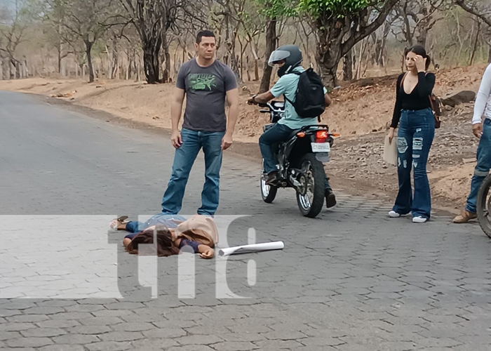 Foto: Joven con severas lesiones tras caer de una motocicleta en marcha en Juigalpa, Chontales/TN8