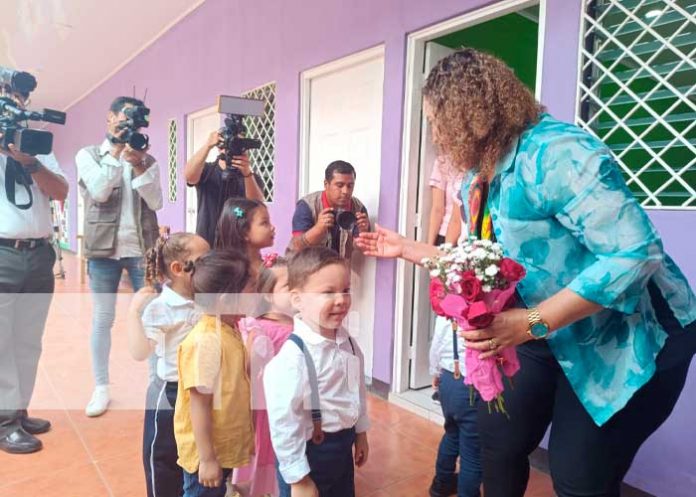 Alcaldesa de Managua visitó el Centro de Desarrollo Infantil Óscar Dávila