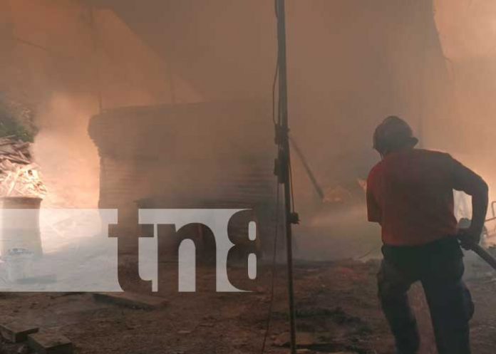 Foto: Quema de basura causa de voraz incendio en Chinandega / TN8