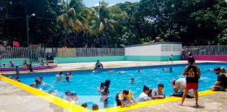 Familias nicaragüenses visitan el centro recreativo Xilonem