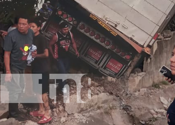 Foto: Accidente fatal en la carretera Matagalpa-La Dalia: una persona fallecida y cuatro heridos/TN8