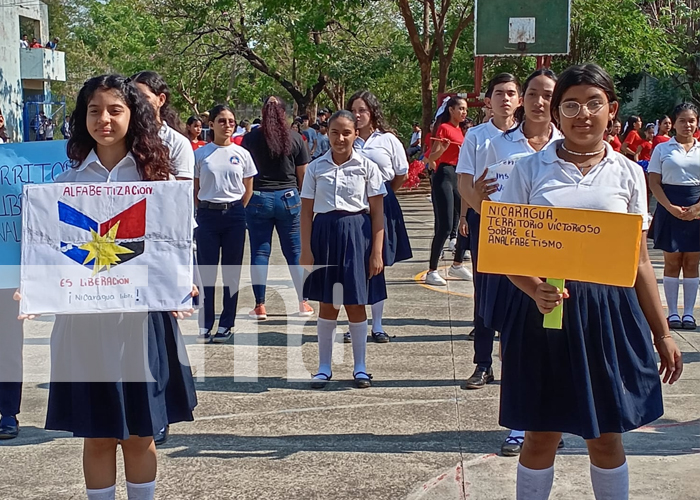 Foto: ¡Estudiantes celebran el Día de la alfabetización y conmemoran el Día Nacional de la Paz!/TN8