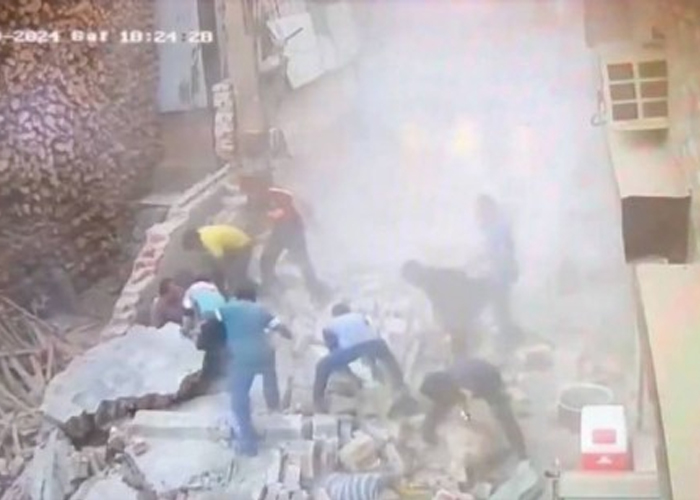 En la India, barda de concreto aplastó a adultos mayores que platicaban en la calle 