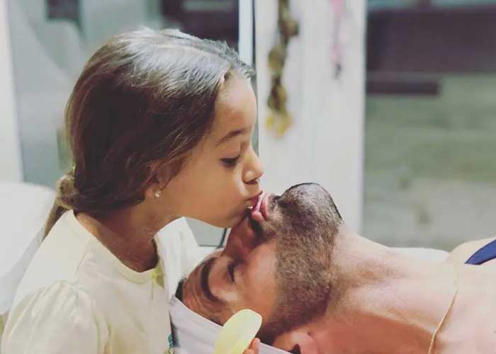 Polémica por padre que besa y abraza a su hija