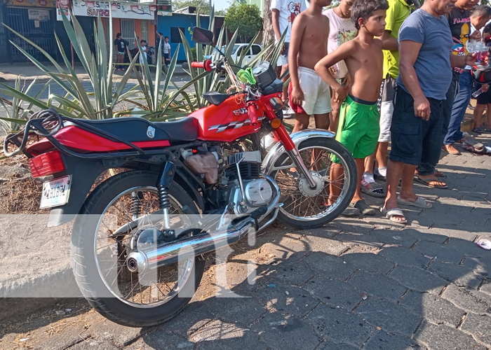 Foto: Motociclista gestor de entidad bancaria resulta con múltiples fracturas en la pista El Recreo/TN8