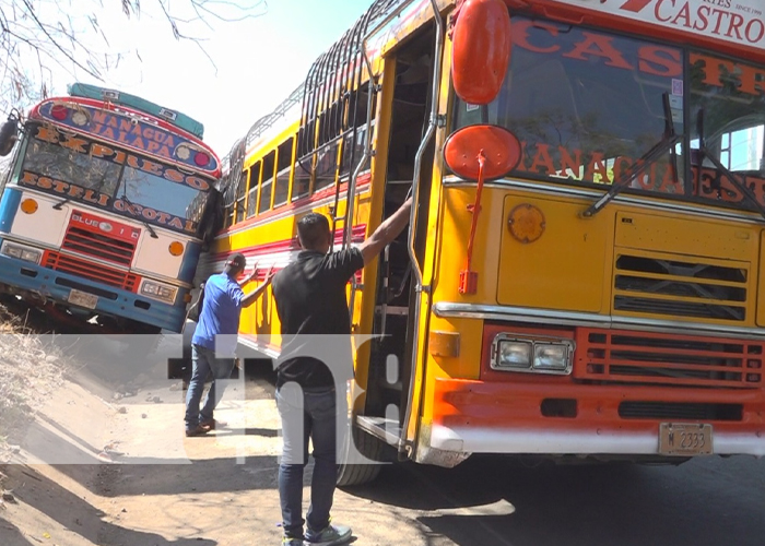 Conductor de bus impactó con otro automotor en Estelí