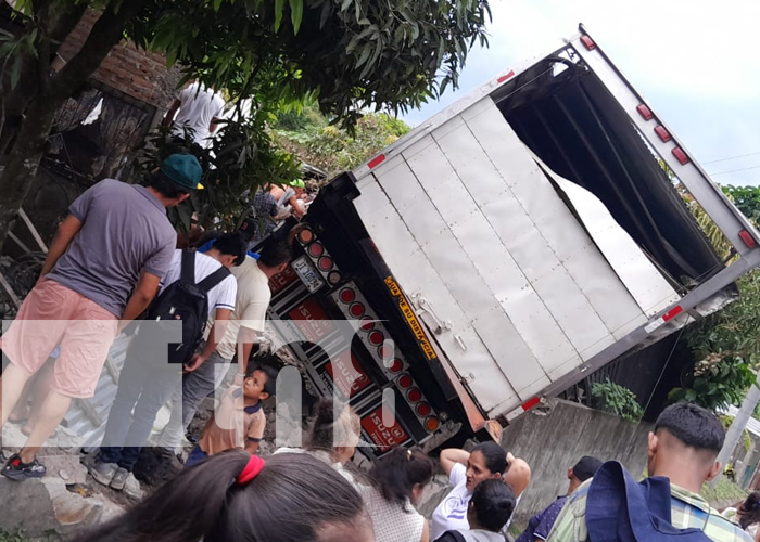 Foto: Accidente fatal en la carretera Matagalpa-La Dalia: una persona fallecida y cuatro heridos/TN8
