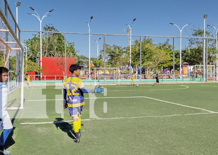 Padres apoyan la práctica deportiva de sus hijos en Nicaragua