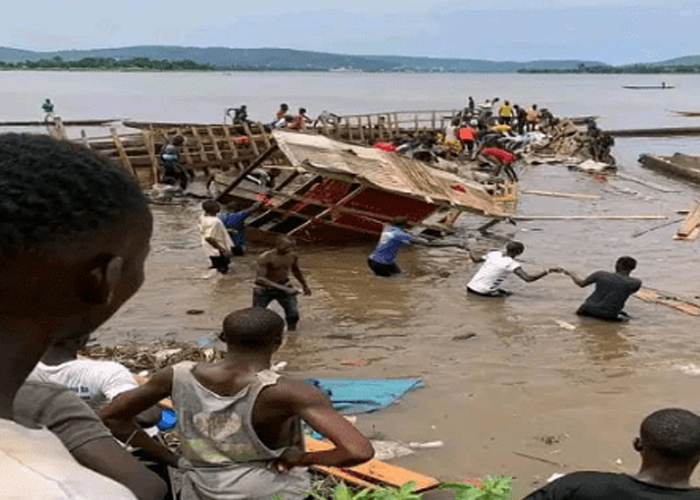 Foto: Al menos 19 fallecidos tras naufragio en el río M'Poko / Cortesía