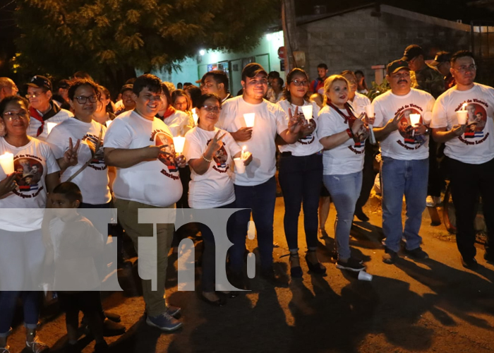 Foto: Cantata revolucionaria y caminata de las velas en León por Héroes y Mártires/TN8