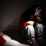 Familia demanda a una escuela por la violación