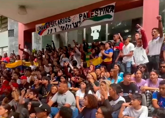 Foto: Universitarios alzan la voz en Venezuela /cortesía
