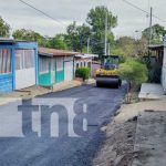 Foto: Reparación de calles en el barrio Tierra Prometida, en Managua / TN8