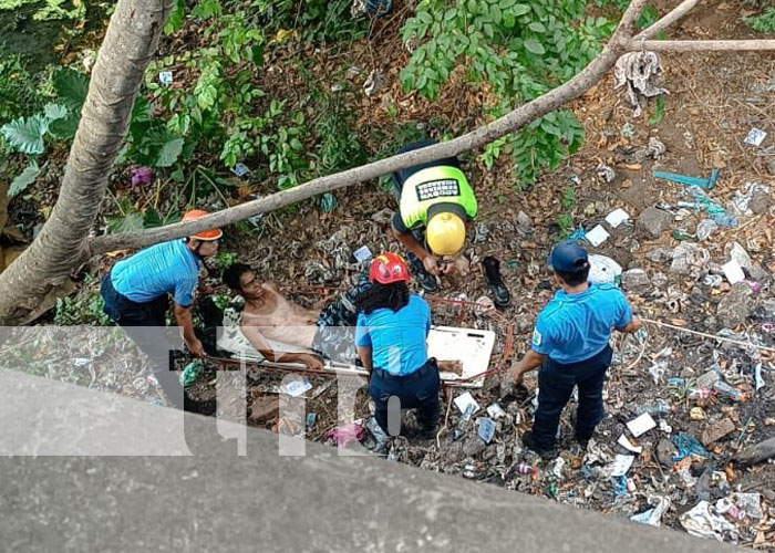 Foto: Hombre se lanza de un puente en Chinandega / TN8