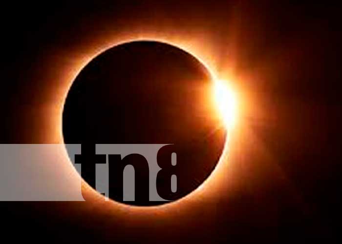¿Cómo ocurren el Eclipse Solar Total?