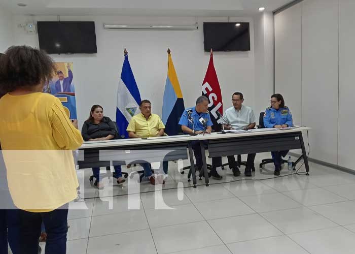 Foto: Reunión con autoridades de transporte y policiales de Managua / TN8