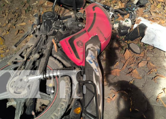 Foto: Guardia fallece al perder el control de su moto en Rivas / TN8