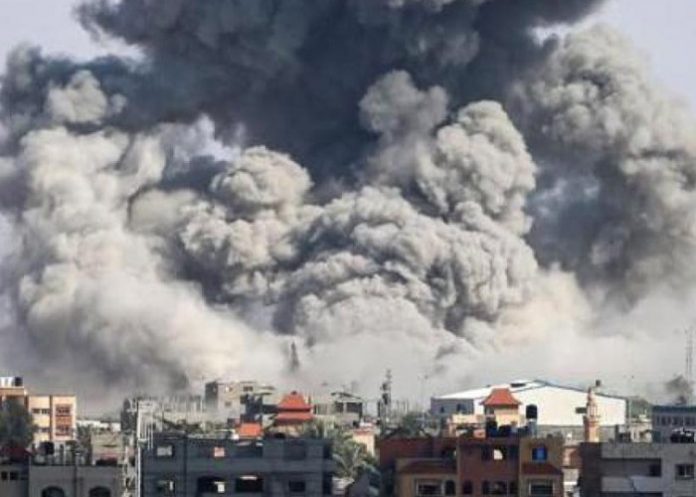 Israel bombardea Gaza en plenas negociaciones de tregua