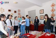 Jóvenes nicaragüenses participan en talleres de revitalización rural desde China