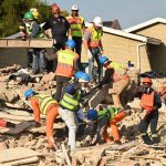 Ascienden a 20 los fallecidos tras el colapso de un edificio en Sudáfrica